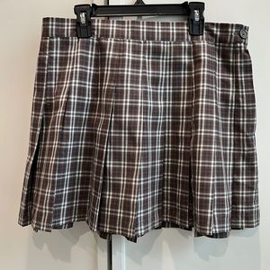 Aerie pleated skirt, new without tags, size Large